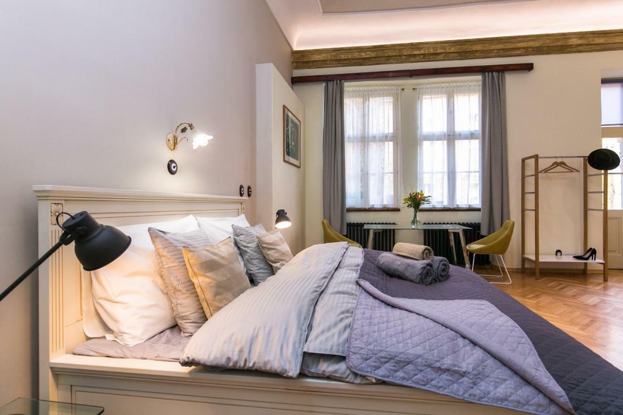 Apartment Nebovidy I - Historic Centre - Terrace - Air Conditioning プラハ エクステリア 写真