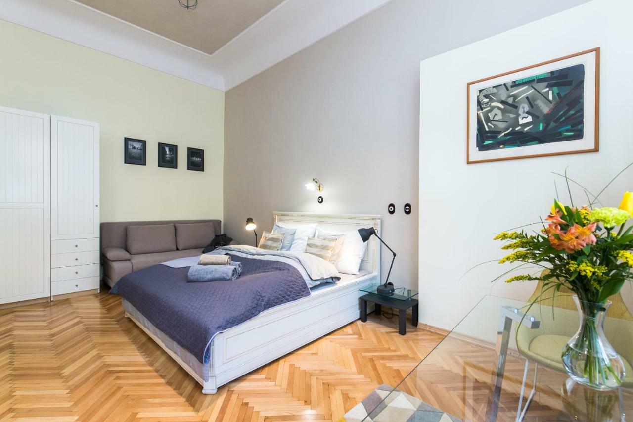 Apartment Nebovidy I - Historic Centre - Terrace - Air Conditioning プラハ エクステリア 写真