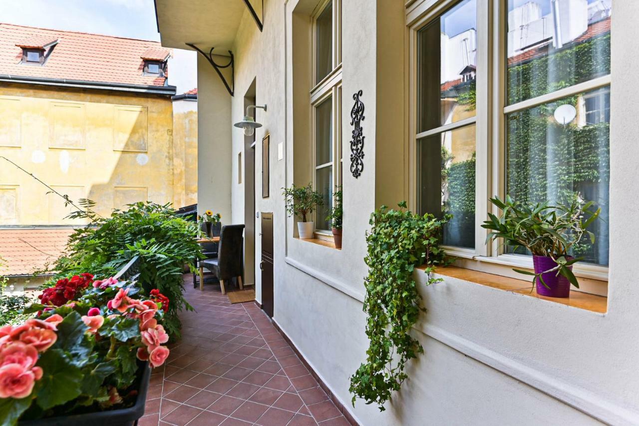 Apartment Nebovidy I - Historic Centre - Terrace - Air Conditioning プラハ エクステリア 写真